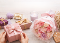 Dárek pro ženu, který potěší. Tipy na originální dárky pro každou příležitost