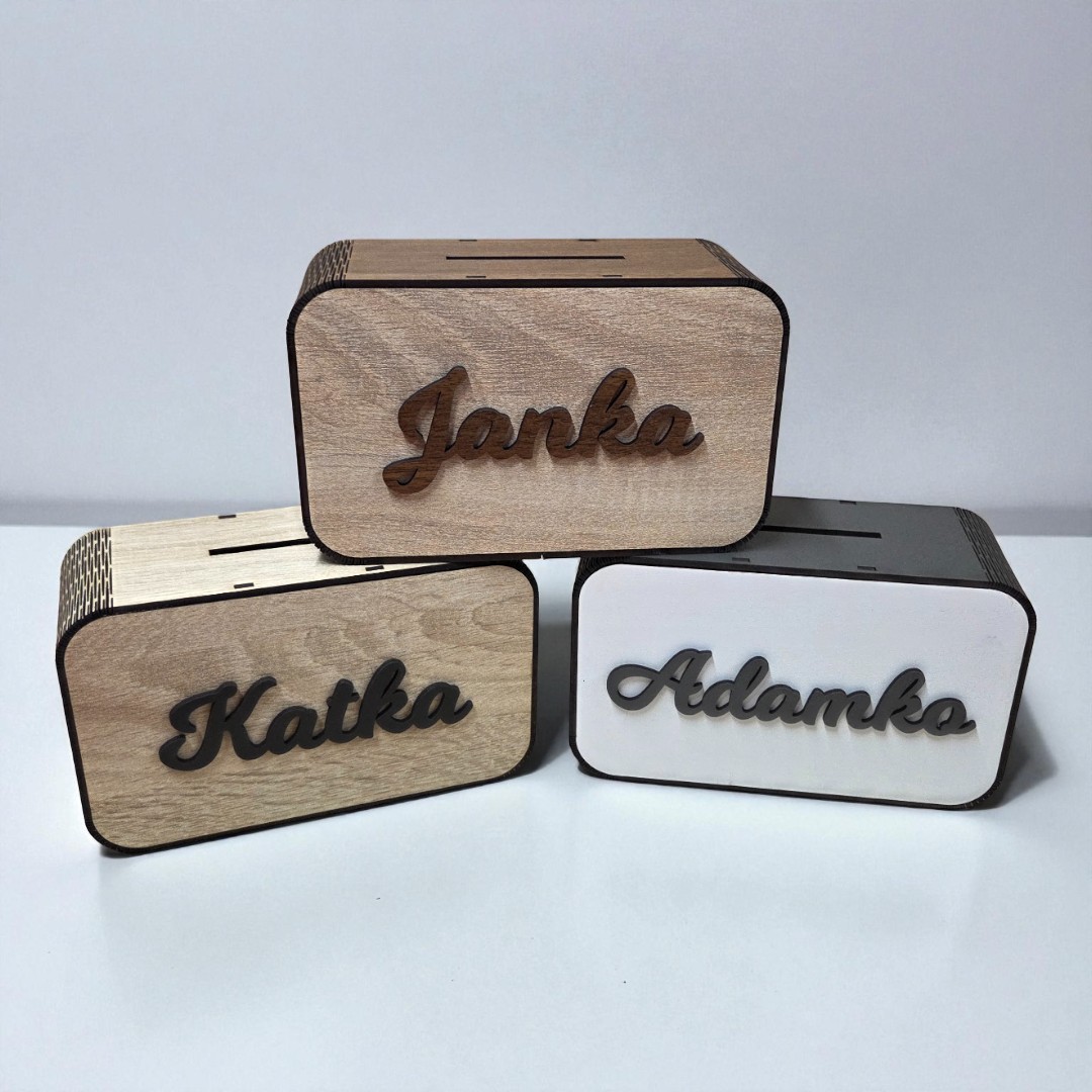 Dřevěná 3D pokladnička se jménem nebo nápisem
