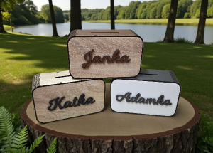 Dřevěná 3D pokladnička se jménem nebo nápisem