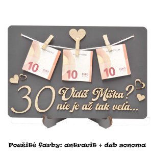 Dřevěná tabulka k narozeninám se stojanem - Srdce