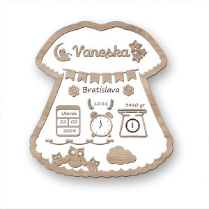 Dřevěná tabulka k narození dítěte - Šaty s údaji o narození