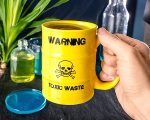 Vtipný hrnek - TOXIC WASTE