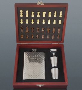 Souprava SILVER placatka 240 ml + 2 ks štamperlíků 35 ml + šachy