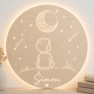 Dřevěná LED lampa na stěnu - Chlapec pod měsícem se jménem
