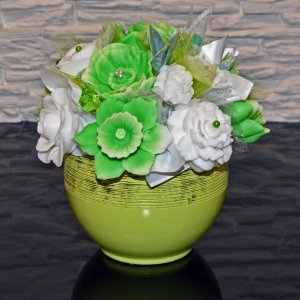 Mýdlová kytice v keramickém květináči - zelená, bílá