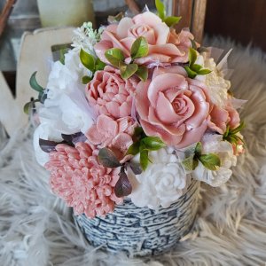 Mýdlová kytice v keramickém květináči - světle růžová