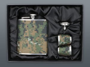 Placatka s 2 pohárky a trychtýřem