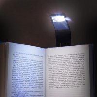 Ohebná lampička na knihu