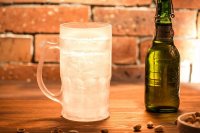 Ledový pivní pohár CHILLER XXL - 650ml klasický + otvírák