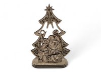 Dřevěný betlém – Svatá rodina pod vánočním stromkem