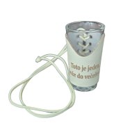 Skleněný panák s koženým obalem – Toto je jeden dej do večera deset