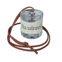 Skleněný panák s koženým obalem – Na zdraví!