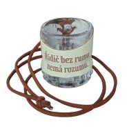 Skleněný panák s koženým obalem – Řidič bez rumu nemá rozumu