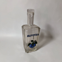 Skleněná láhev slivovice 0,7 L