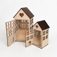 Dřevěný domeček lucerna se srdíčkem