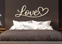 Dřevěný nápis na zeď – Love