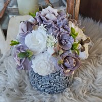 Mýdlová kytice v keramickém květináči - šedá a bílá