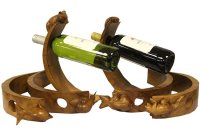 Dřevěný stojan na víno - Veverka