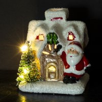 Dům se Santa Clausem a LED osvětlením