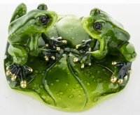 Keramické žabky – pár na listovém ostrůvku