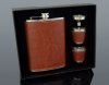 Souprava LEATHER placatka 270 ml + 2ks štamprliček 35 ml